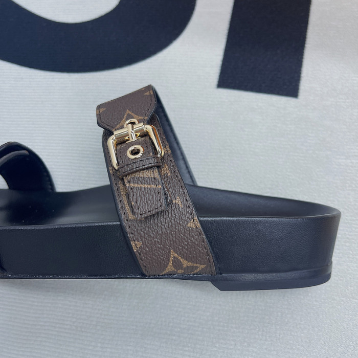 LV SANDALS