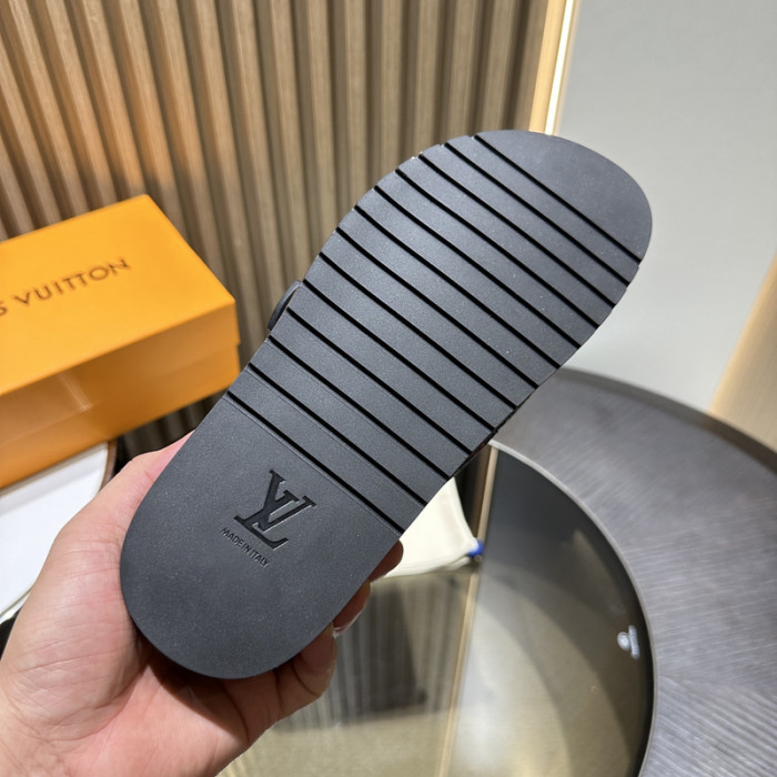 LV SANDALS