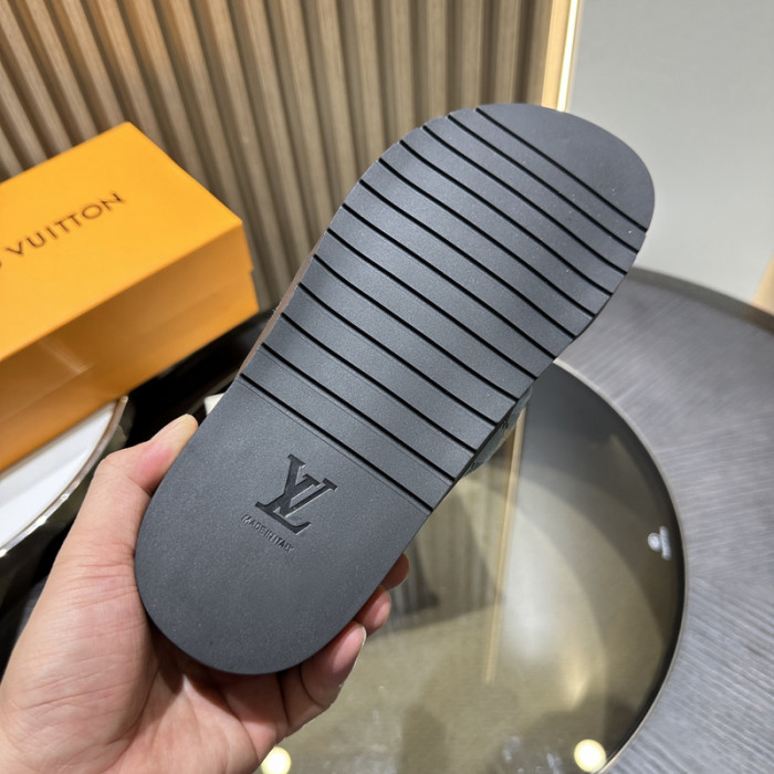 LV SANDALS
