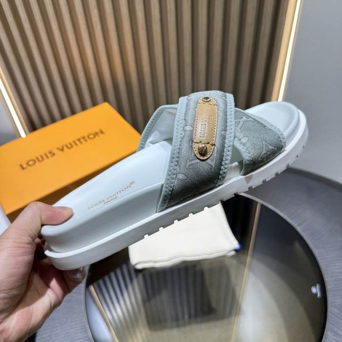LV SANDALS