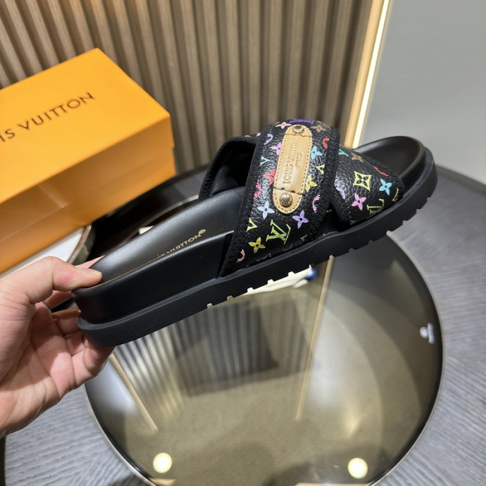 LV SANDALS
