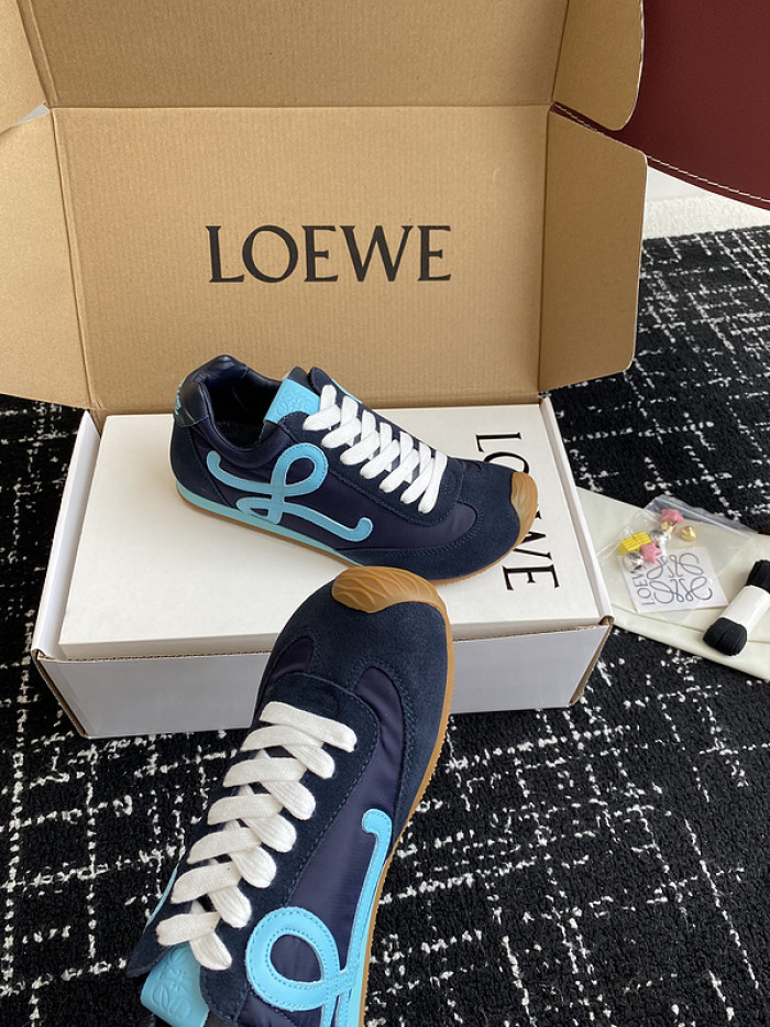 Loe*we Ballet Runner