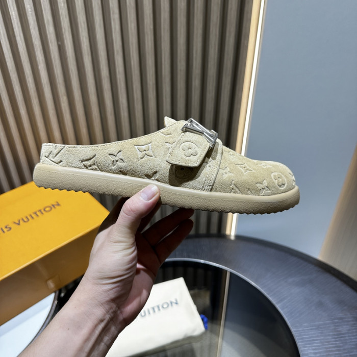 LV SANDALS