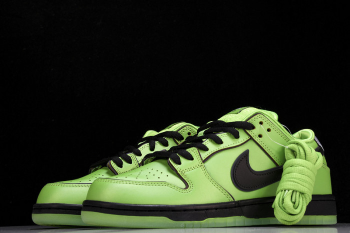 the powerpuff girls x nk sb dunk low fz8319-300