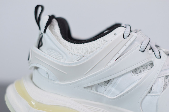 blcg track trainer white and black 542436 w3ac1 9010